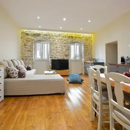 Apartment Beau Maison